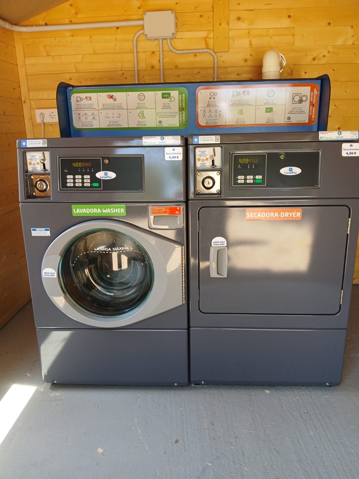 Autoservicio de lavadora y secadora · Apartamentos Sa Caleta · Ciutadella · Menorca